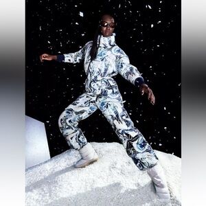 $498 New Sweaty betty all in one glacier blue ski Snow suit Size Large NWOT